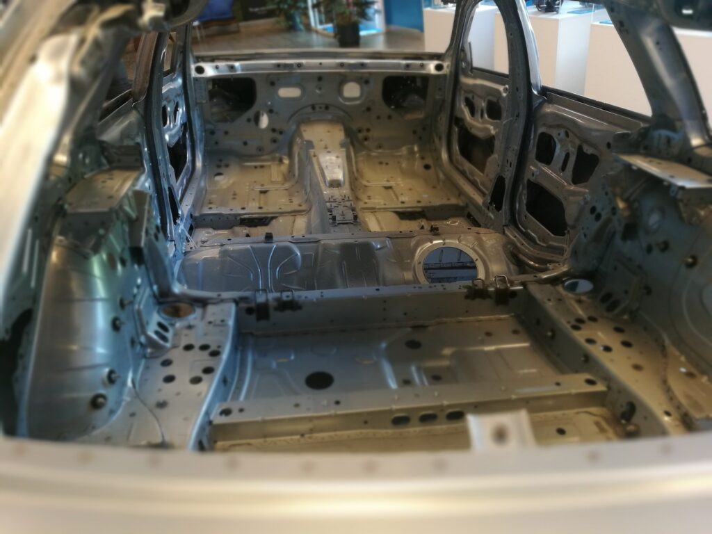 Car Interior Empty Metal Shell Frame Damage.jpg | GPS: 38.805771, 77.404941